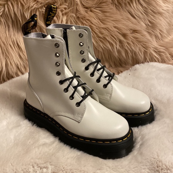 JADON BOOT SMOOTH LEATHER PLATFORMS DR. MARTENS NWT - Picture 4 of 10